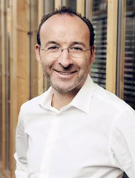 Portrait d’Arnaud Fratellini, directeur commercial CSE du Cirque Phénix