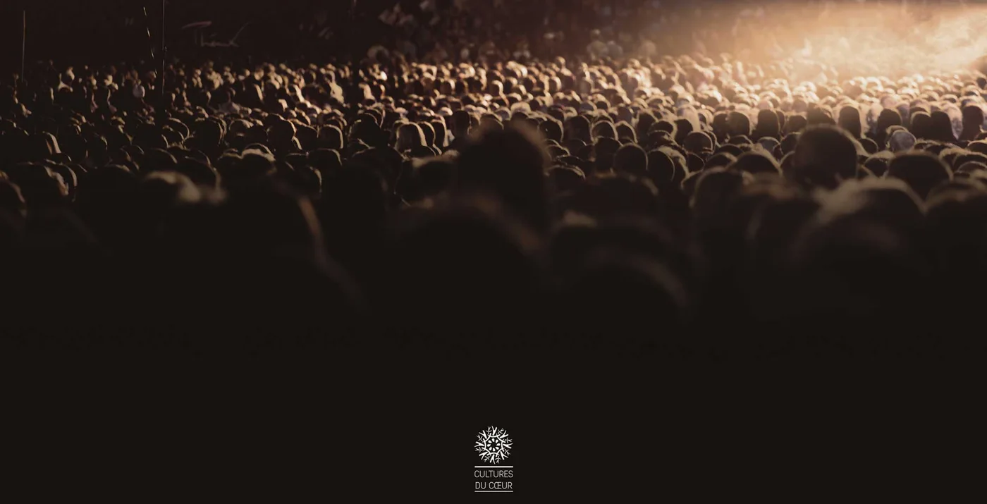 Le public réuni pour un spectacle